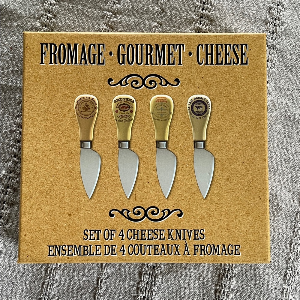 Set of 4 Cheese Knives with Decorative Handles
